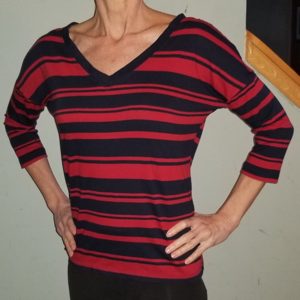 Super soft light weight v-neck